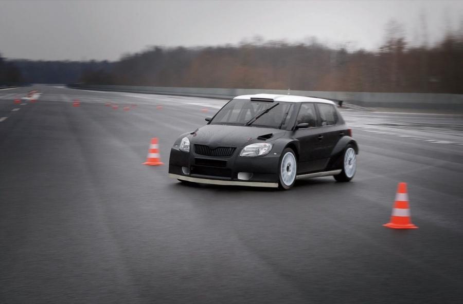  Skoda Fabia Super 2000 2008 года  (фото 9 из 13)